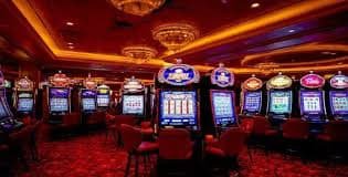 Live casino dealer table streamed on a mobile device for Filipino players